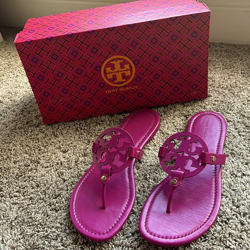 tory burch sandles size 9.5 (fushia)
